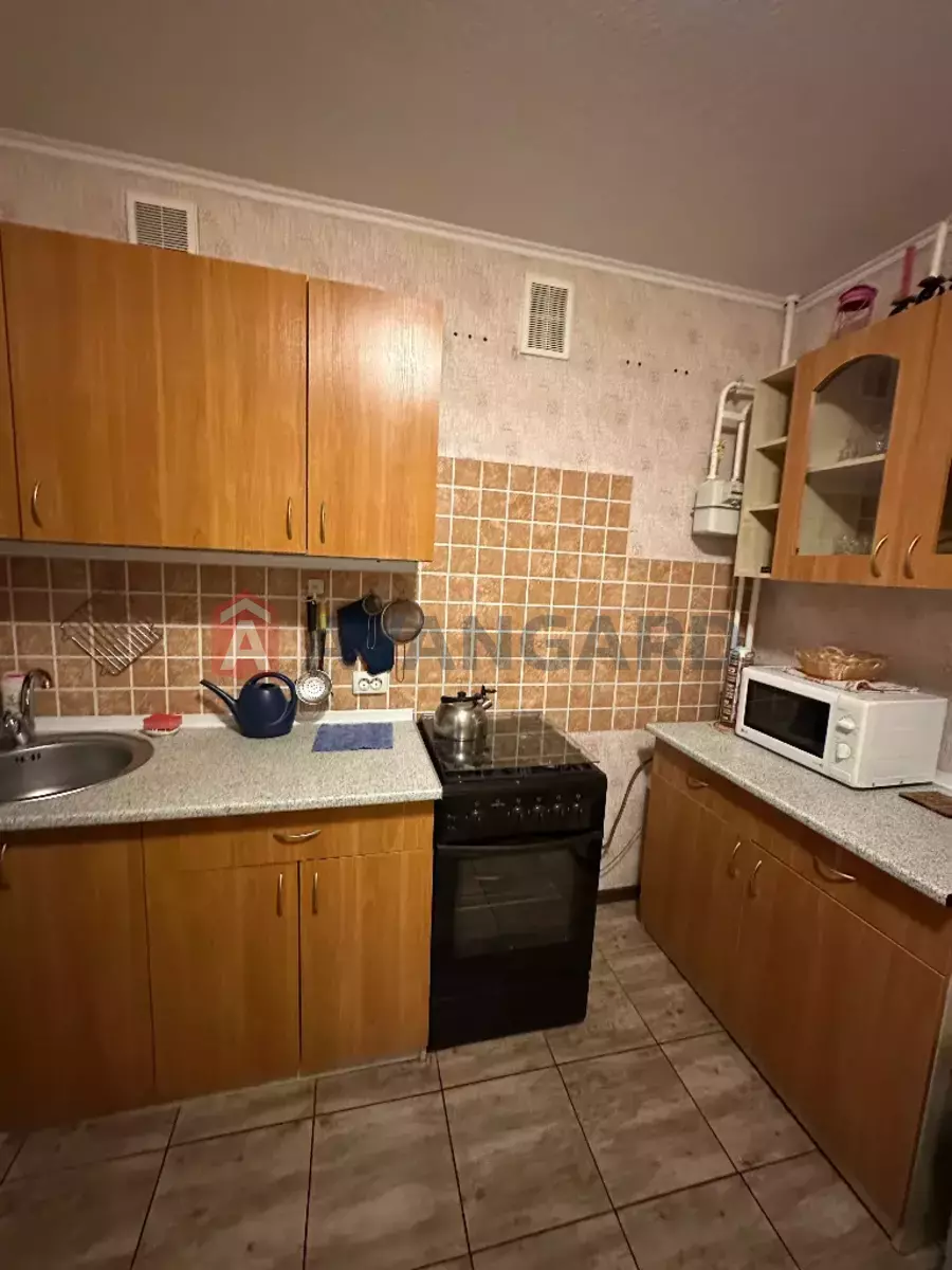 1 ��. ��������, 40/-/- ��. �., 7/10 ������ ���� 1