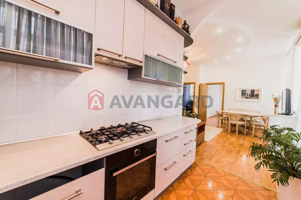 3 ����. ��������, 77/-/17 ��. �., 3/4 ���� ���� 8