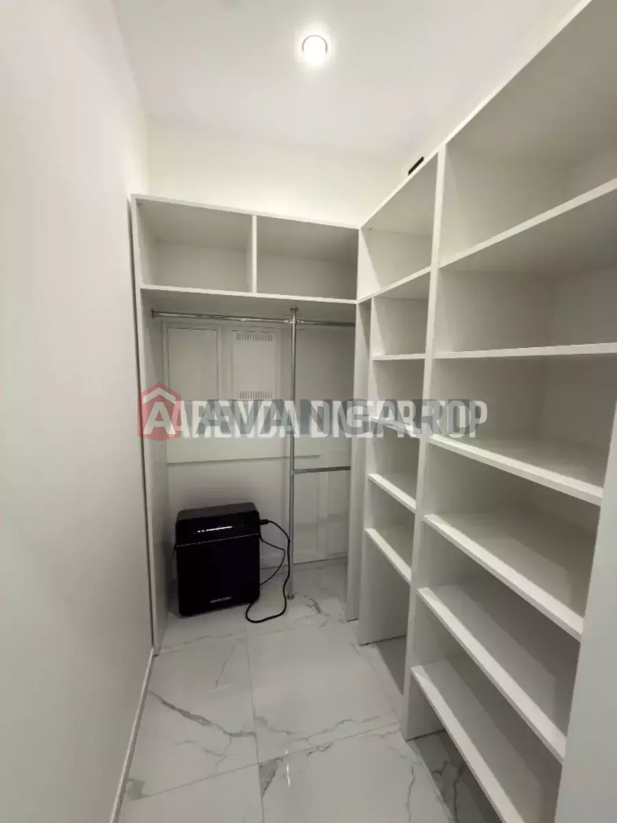 2 ����. ��������, 55/-/- ��. �., 10/31 ���� ���� 8