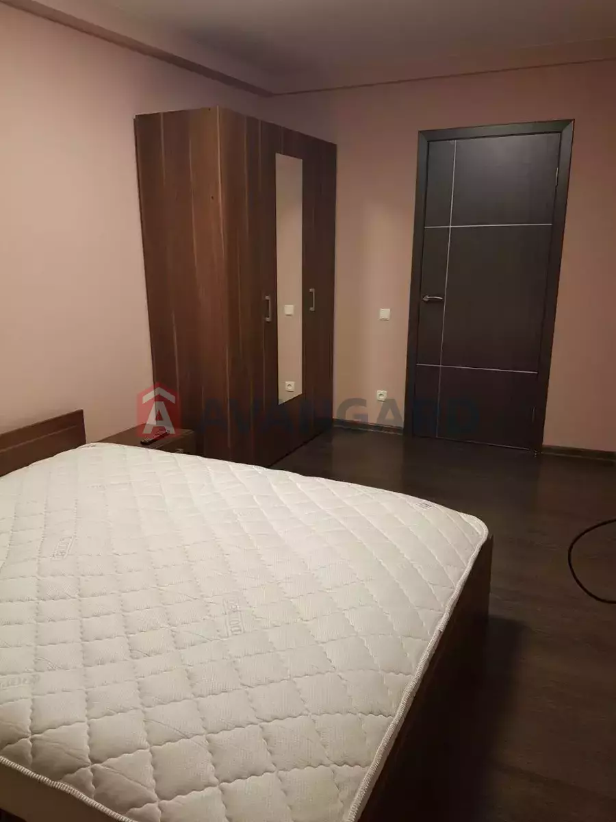 2 ��. ��������, 44/-/- ��. �., 3/5 ������ ���� 13