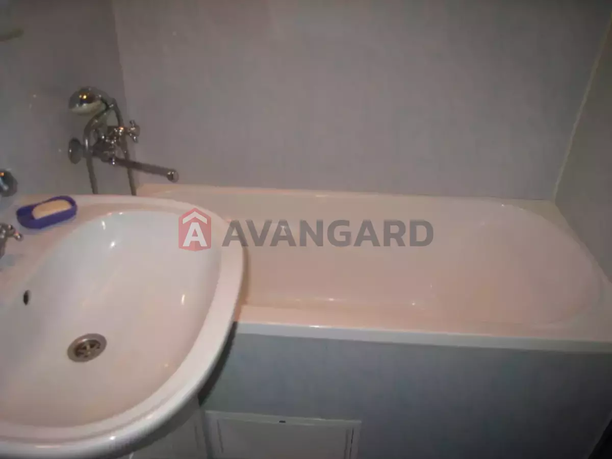 3 ����. ��������, 64/40/8 ��. �., 8/9 ���� ���� 16