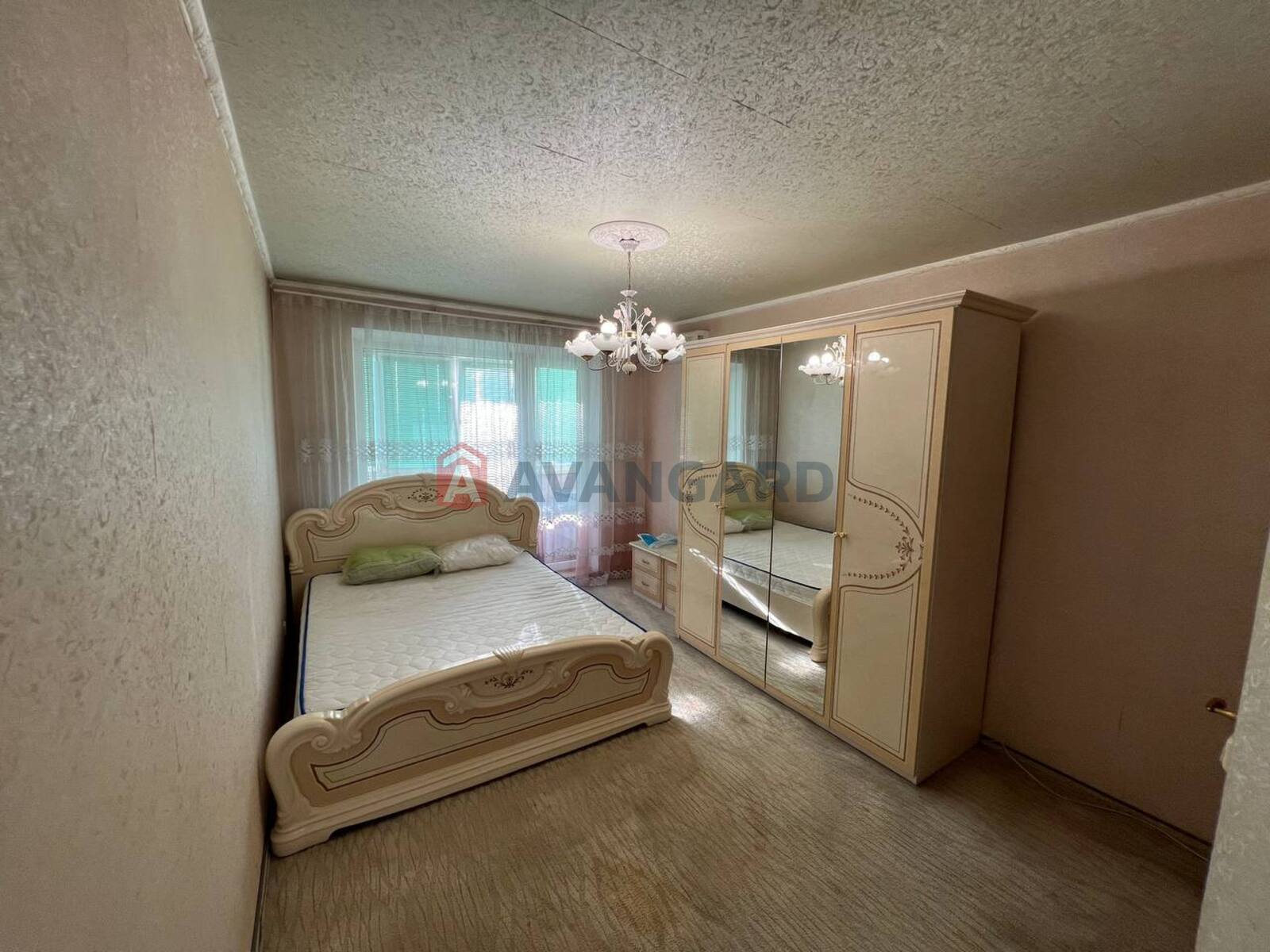 3 ��. ��������, 64/28/8 ��. �., 9/9 ������ ���� 9