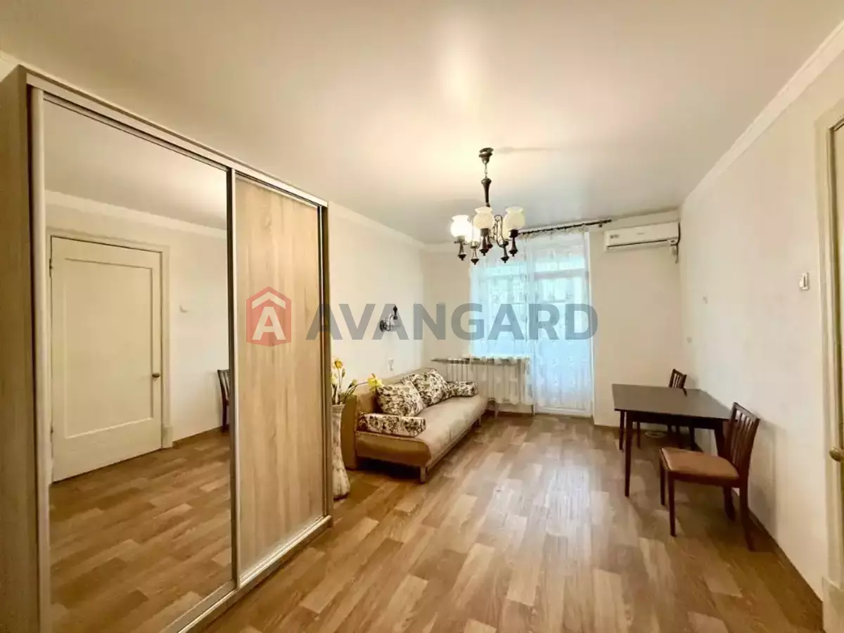 1 ����. ��������, 40/20/9 ��. �., 4/4 ���� ���� 2