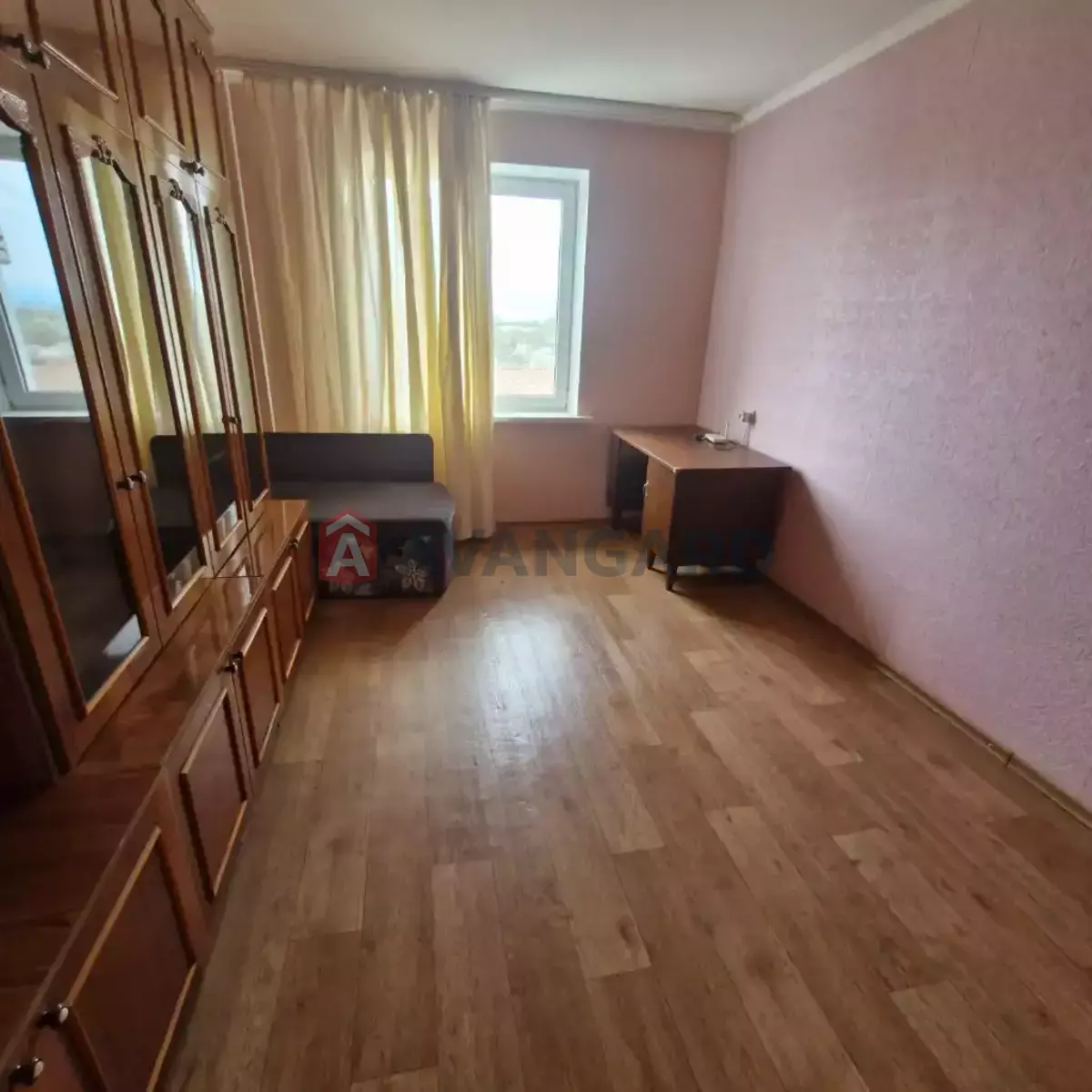 3 ��. ��������, 64/30/8 ��. �., 4/9 ������ ���� 3