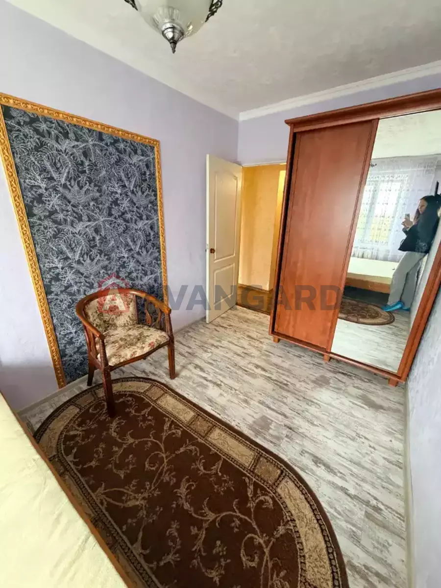 2 ��. ��������, 43/33/6 ��. �., 5/5 ������ ���� 2