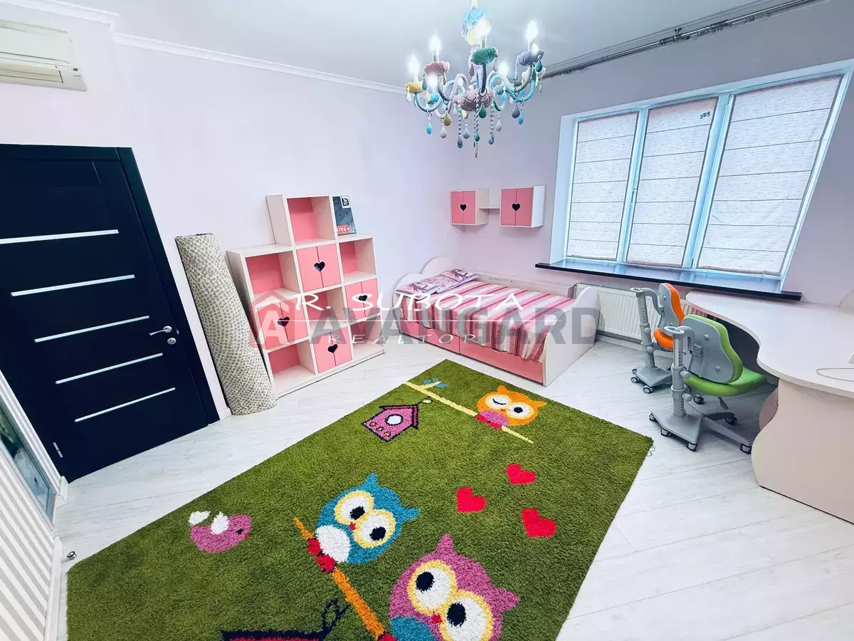 4 ��. ��������, 210/-/- ��. �., 10/10 ������ ���� 5