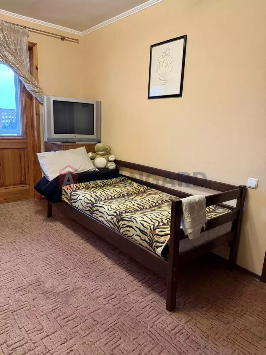 2 ����. ��������, 50/-/10 ��. �., 9/9 ���� ���� 10