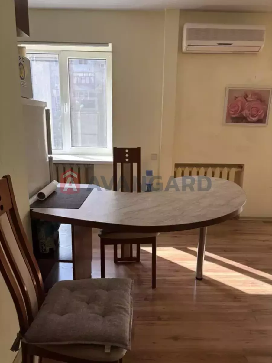 1 ����. ��������, 45/-/37 ��. �., 3/9 ���� ���� 3