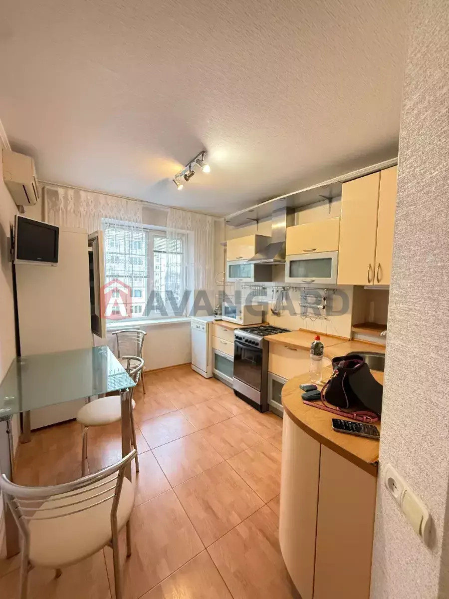 2 ��. ��������, 50/29/9 ��. �., 10/12 ������ ���� 14