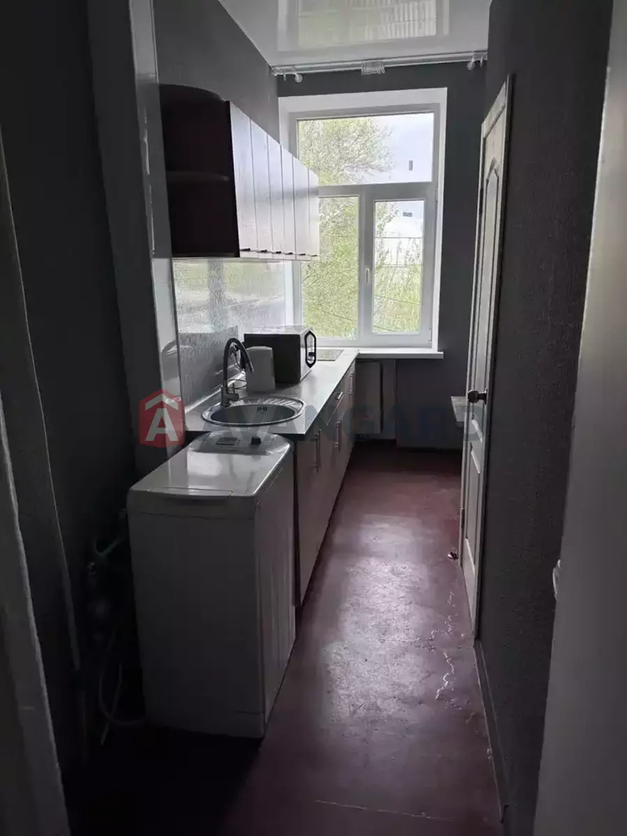 4 ��. ��������, 71/-/- ��. �., 2/5 ������ ���� 11