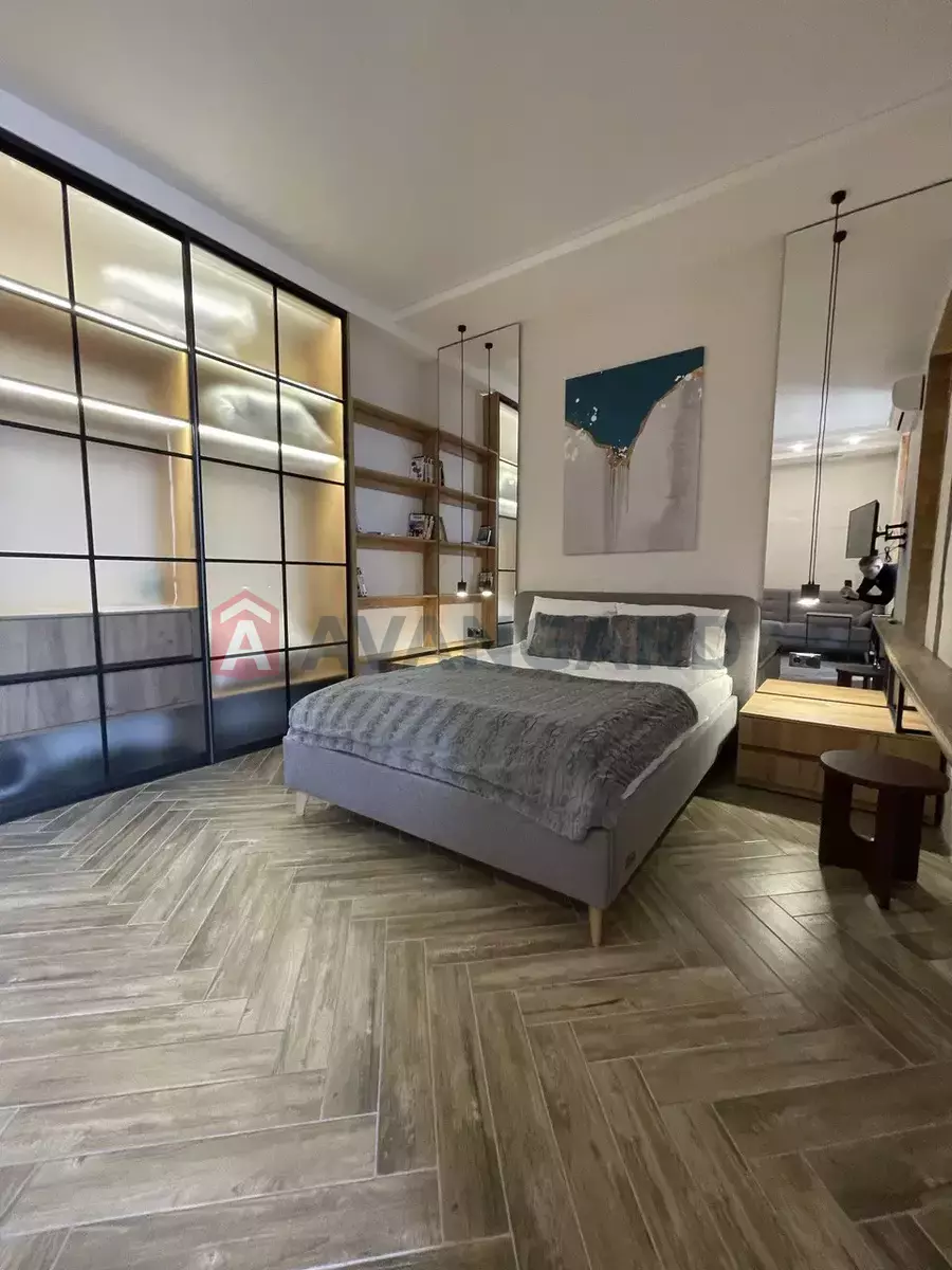 1 ��. ��������, 42/-/- ��. �., 9/9 ������ ���� 8