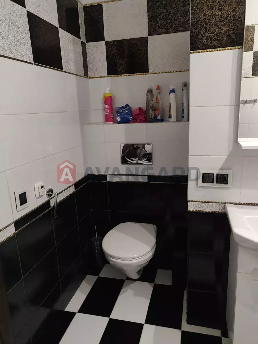 3 ����. ��������, 104/-/15 ��. �., 8/12 ���� ���� 17