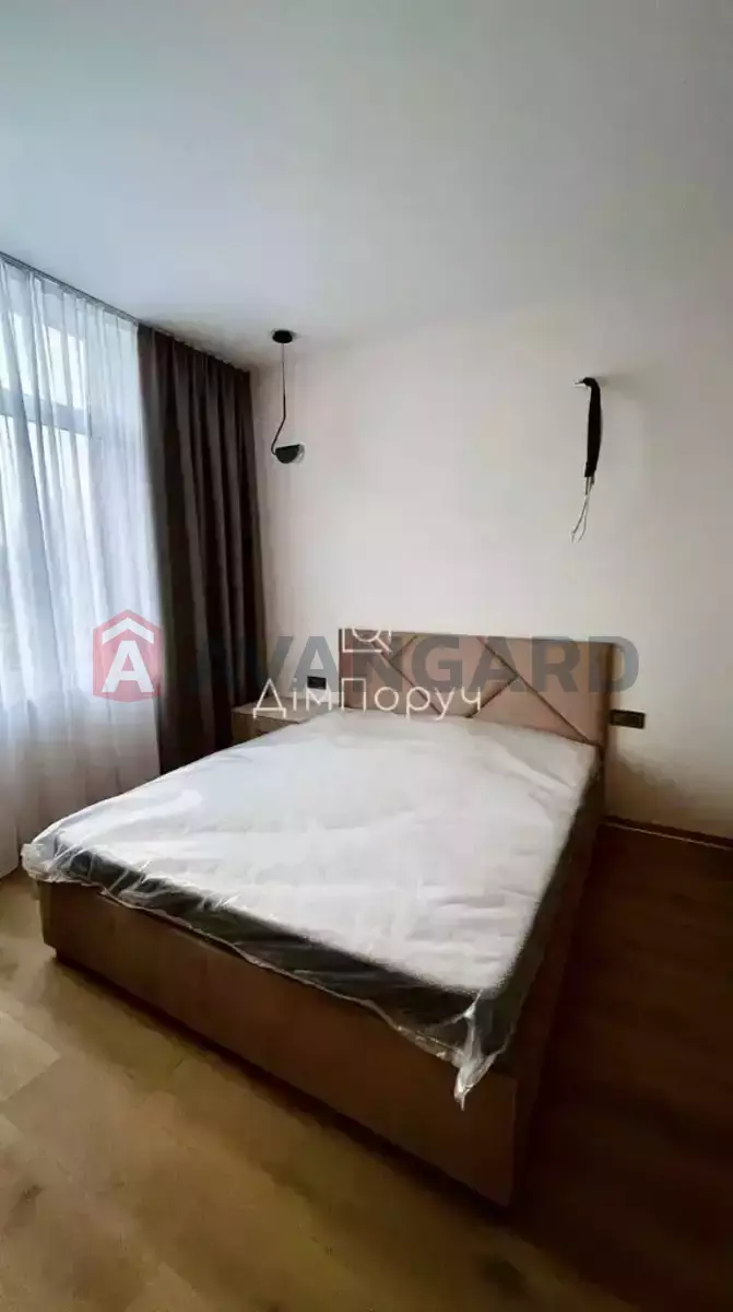 2 ����. ��������, 42/20/8 ��. �., 3/6 ���� ���� 15