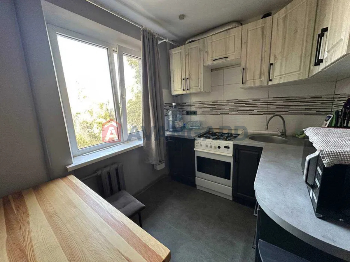 2 ��. ��������, 48/-/7 ��. �., 4/5 ������ ���� 1