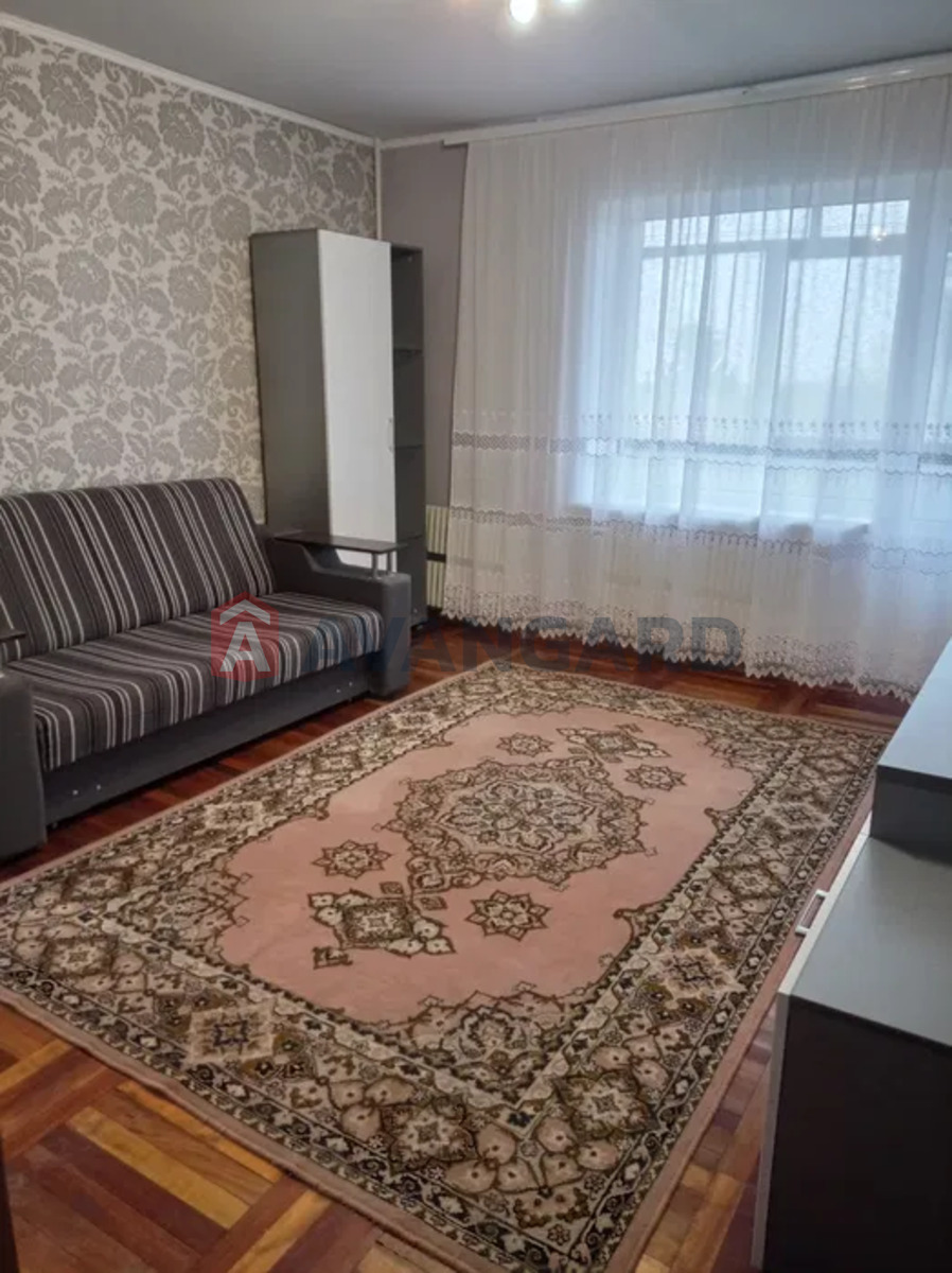 1 . , 40/-/7 . ., 8/9   1