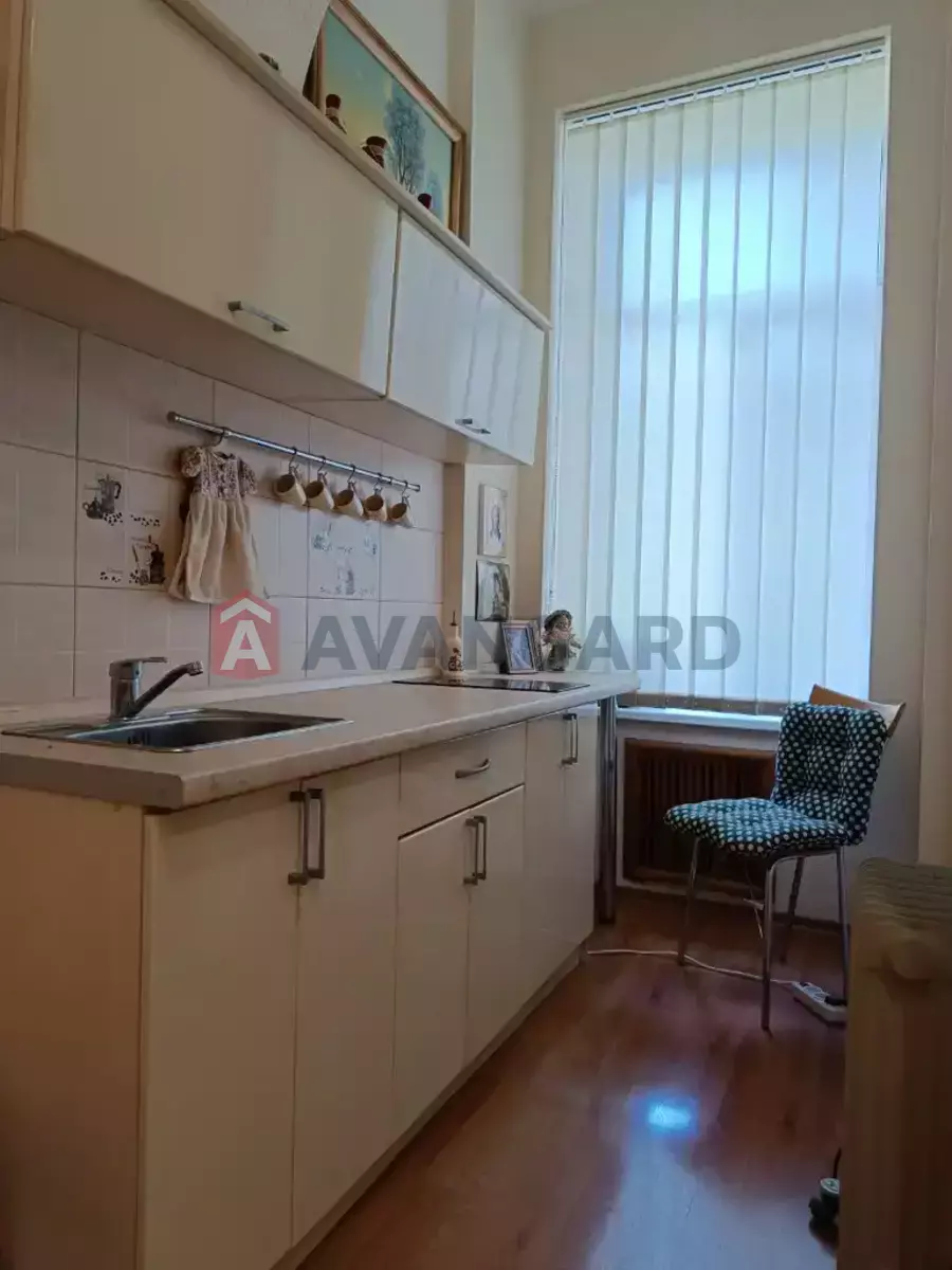 1 . , 46/-/6 . ., 1/4   7