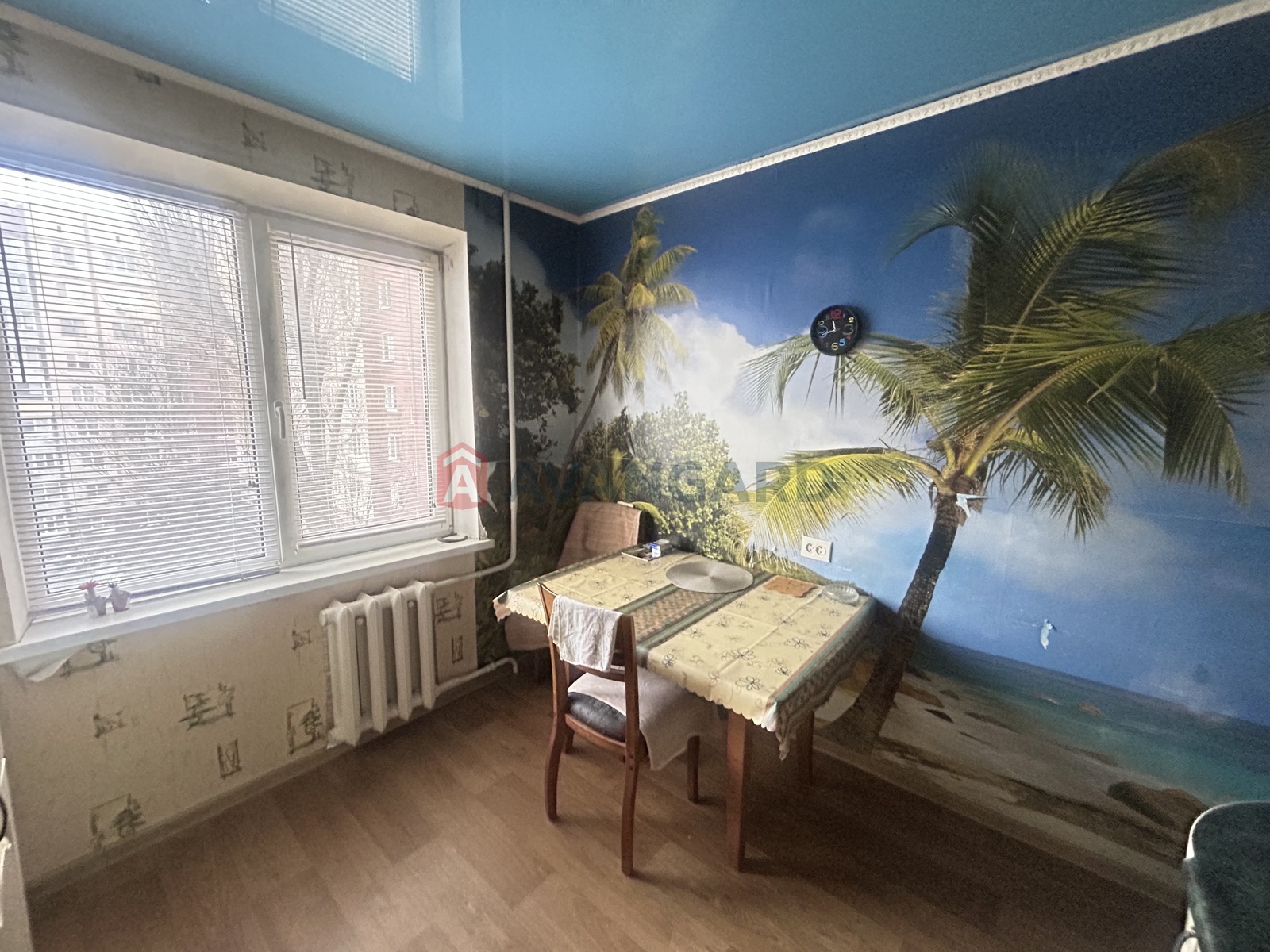 3 ��. ��������, 65/40/8 ��. �., 5/9 ������ ���� 4