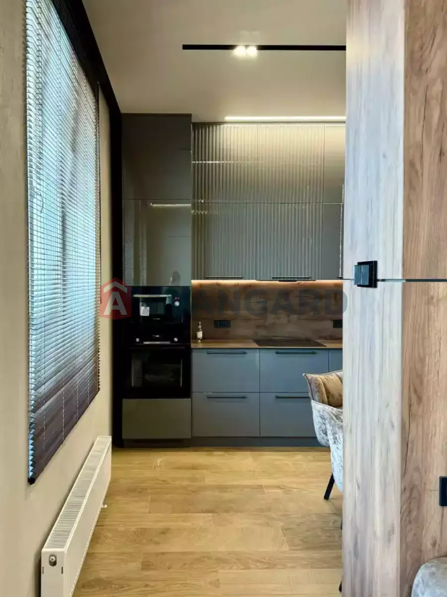 3 ����. ��������, 90/30/18 ��. �., 18/19 ���� ���� 10