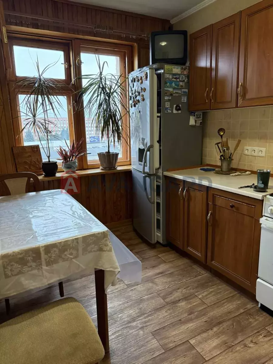 2 ����. ��������, 50/-/10 ��. �., 9/9 ���� ���� 1