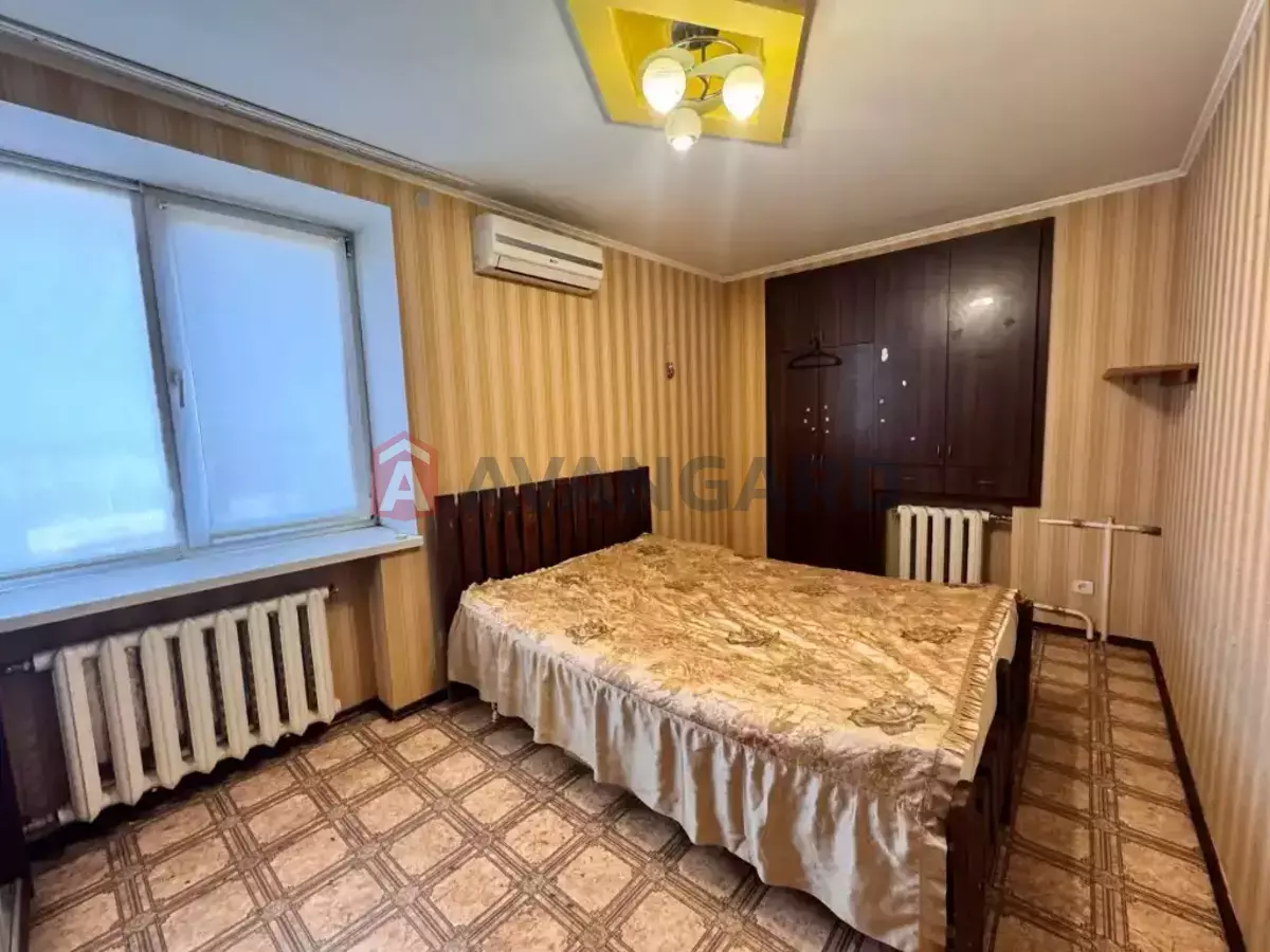 3 ����. ��������, 68/-/10 ��. �., 9/9 ���� ���� 14