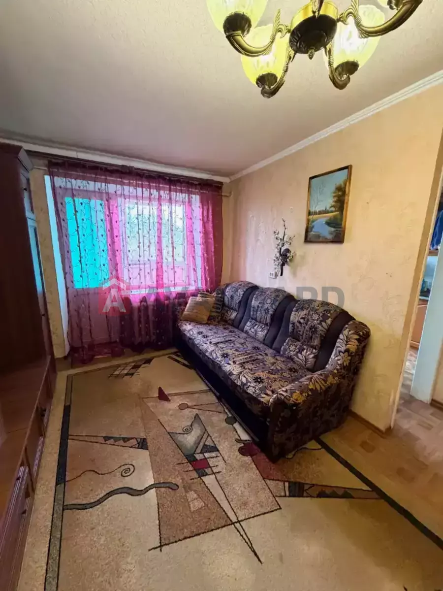 2 ��. ��������, 43/33/6 ��. �., 5/5 ������ ���� 4