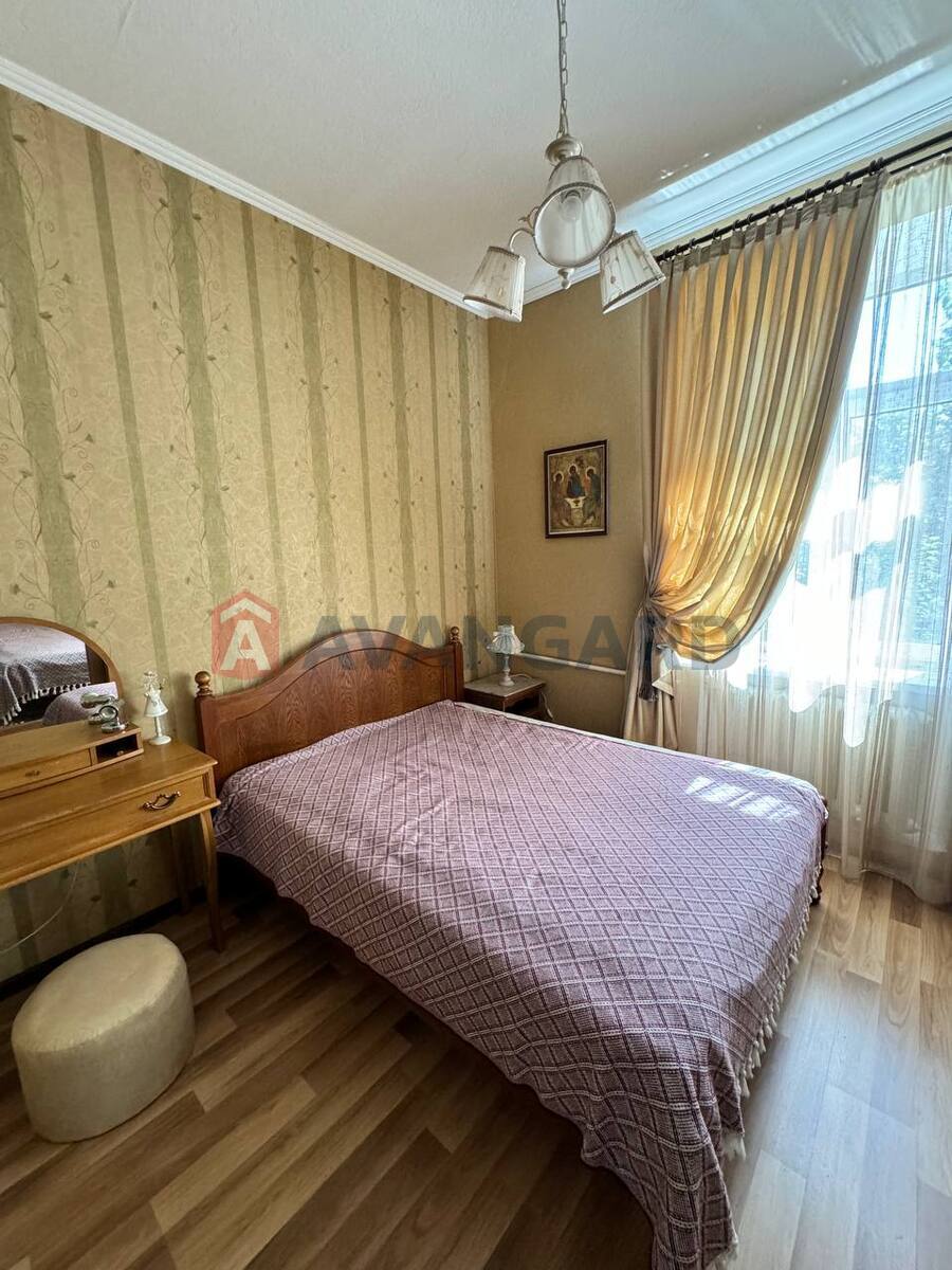 3 ����. ��������, 65/40/8 ��. �., 2/2 ���� ���� 4