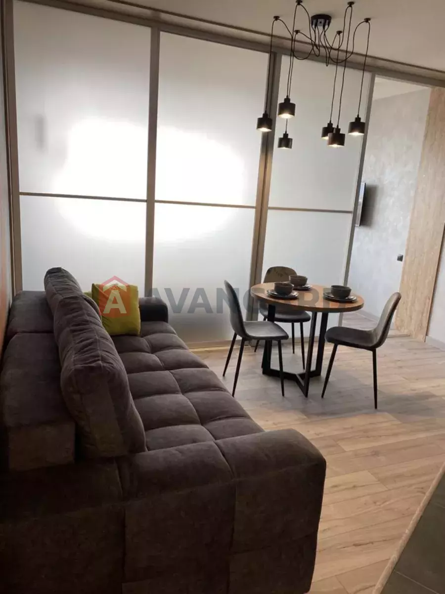 2 ����. ��������, 43/-/15 ��. �., 8/25 ���� ���� 10