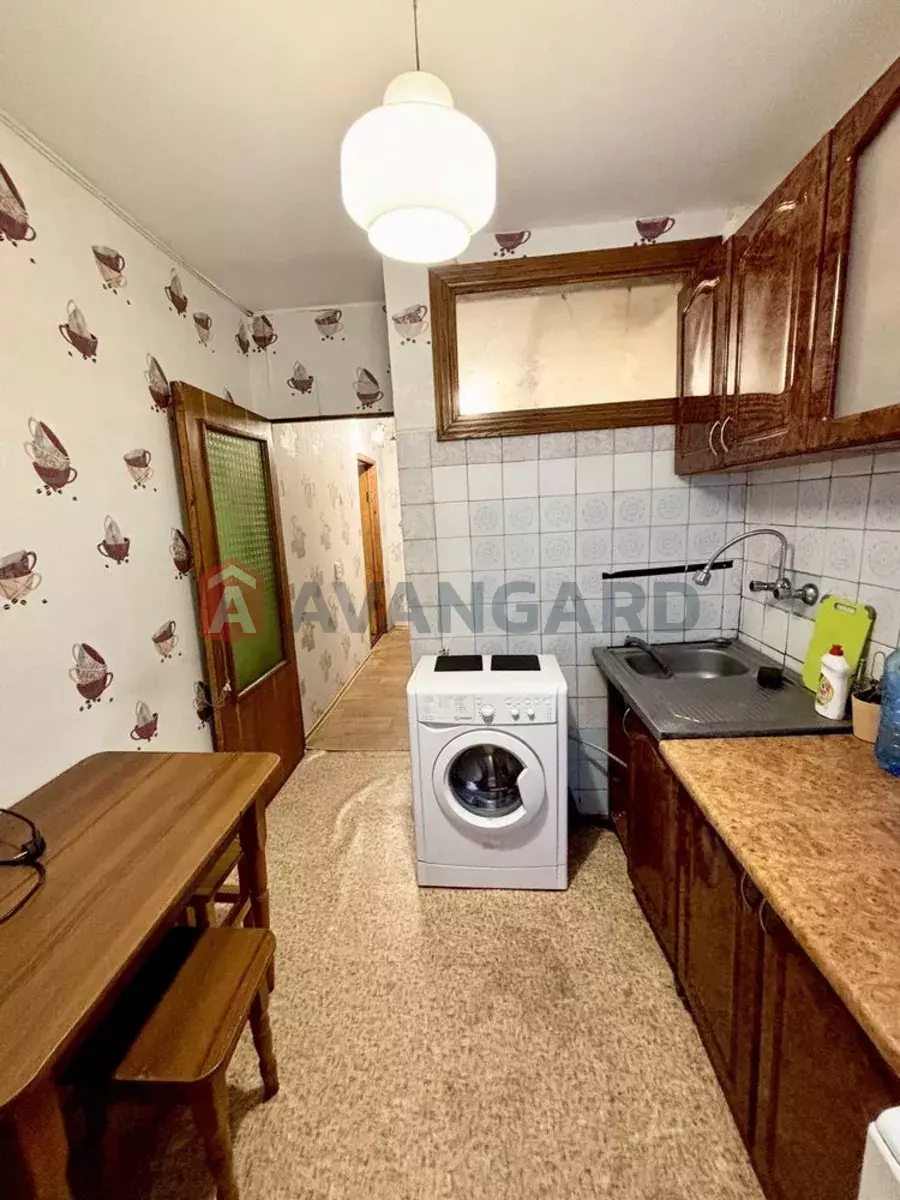 1 ��. ��������, 40/-/8 ��. �., 2/10 ������ ���� 10