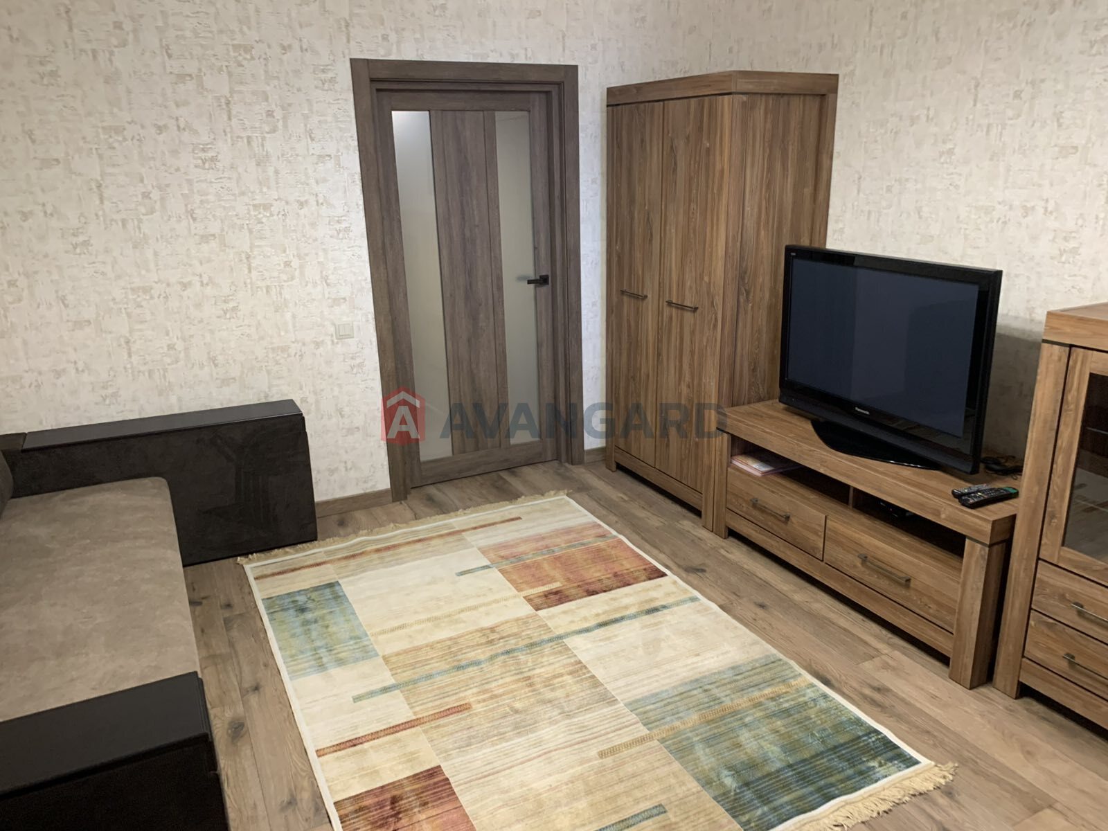 1 ��. ��������, 42/19/7 ��. �., 3/5 ������ ���� 6