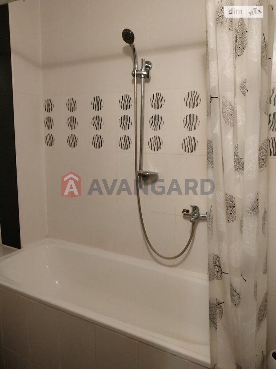 1 ����. ��������, 51/20/17 ��. �., 4/10 ���� ���� 10