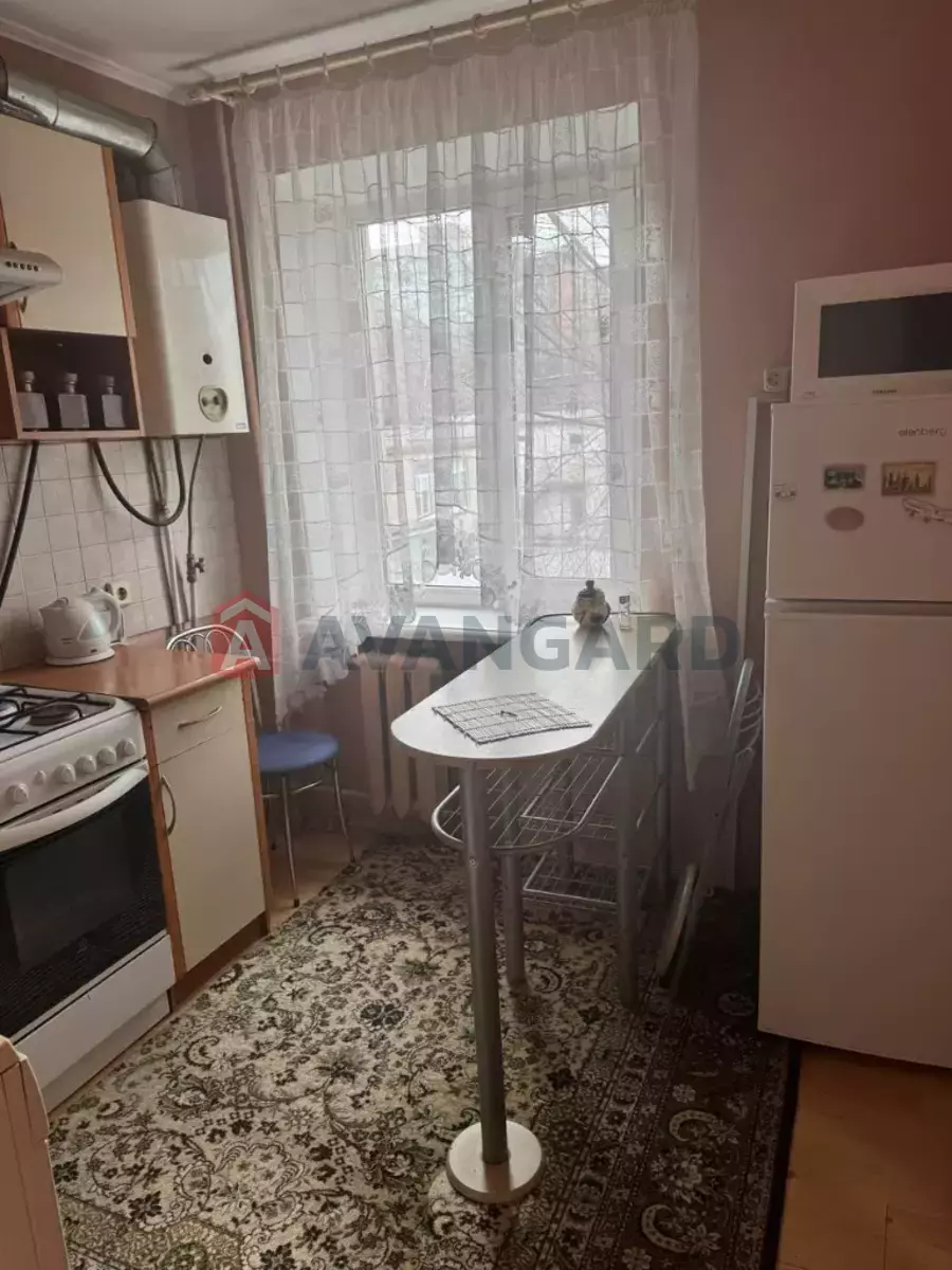 1 ��. ��������, 30/17/6 ��. �., 4/5 ������ ���� 5