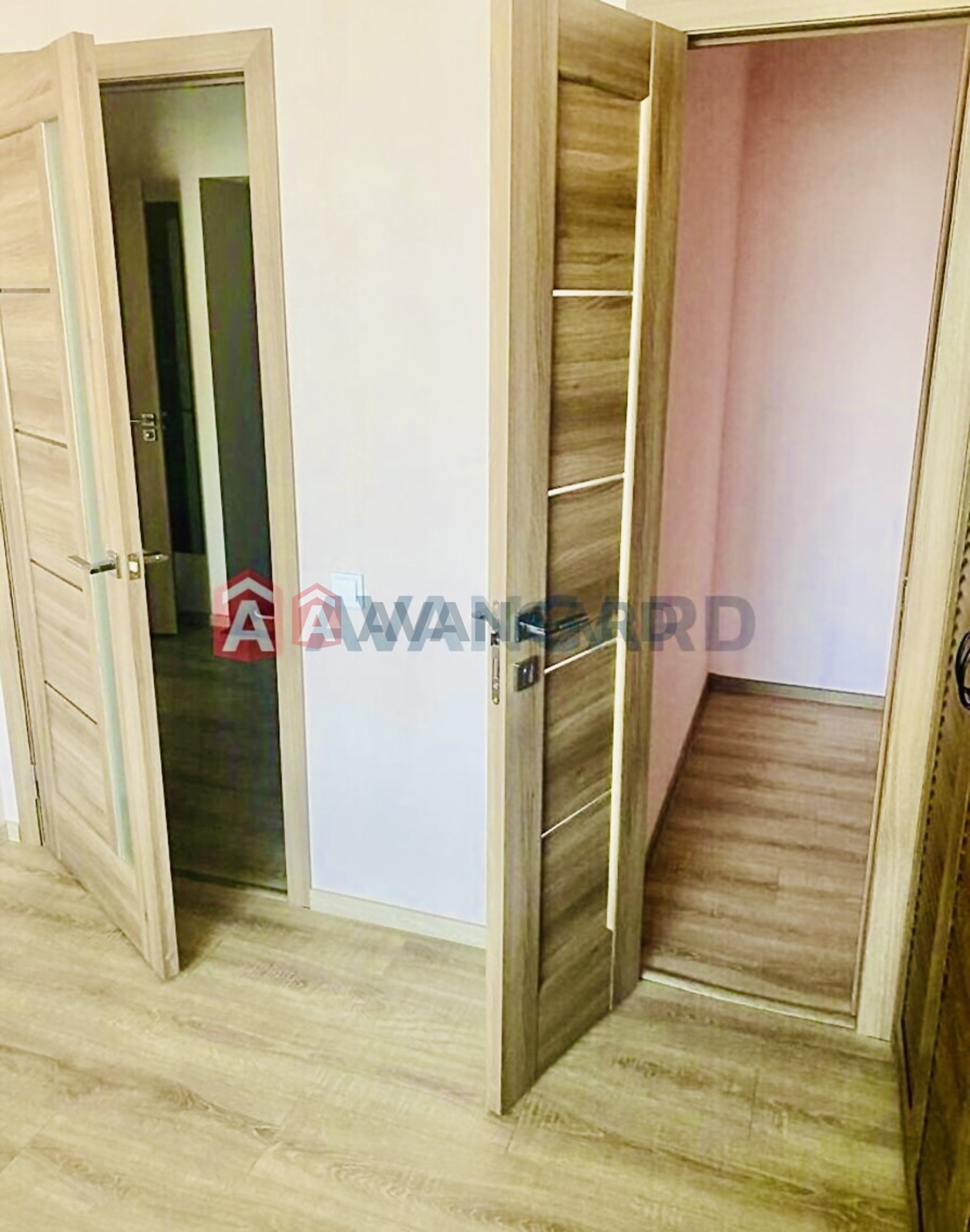 2 ����. ��������, 44/28/- ��. �., 5/8 ���� ���� 9