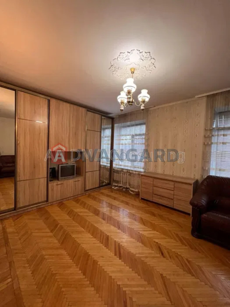 1 ��. ��������, 90/-/10 ��. �., 4/5 ������ ���� 12