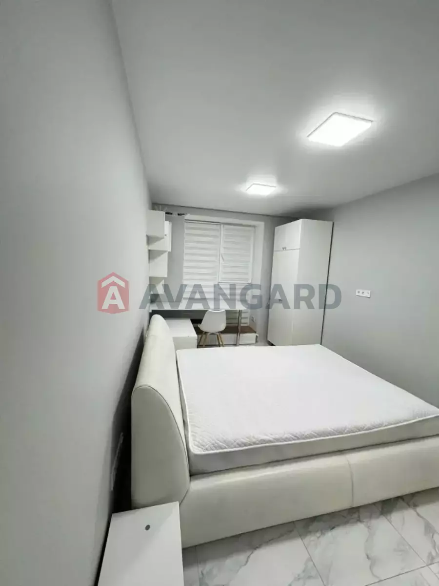 2 ��. ��������, 48/14/16 ��. �., 9/10 ������ ���� 8