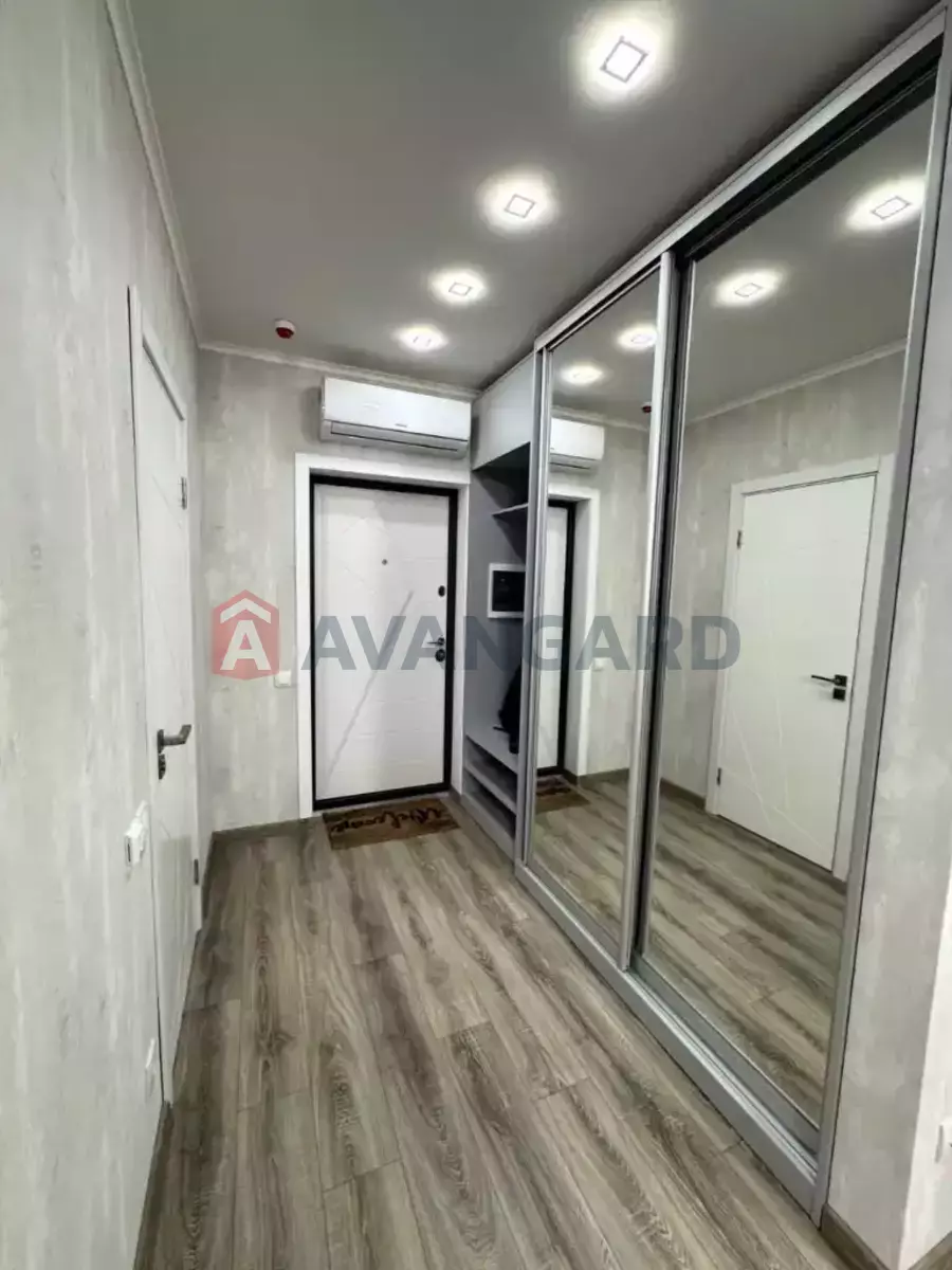 1 ����. ��������, 44/15/20 ��. �., 8/10 ���� ���� 10