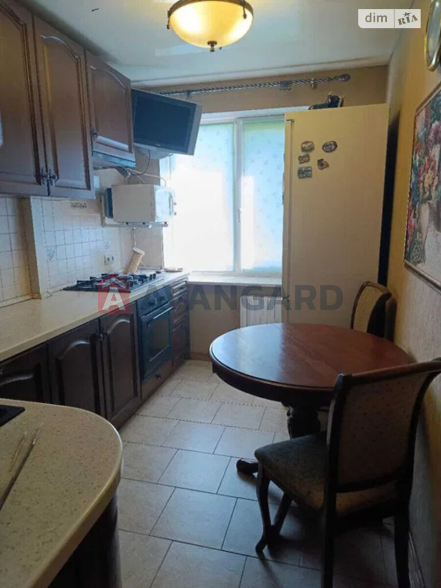 3 . , 62/42/8 . ., 5/9   4