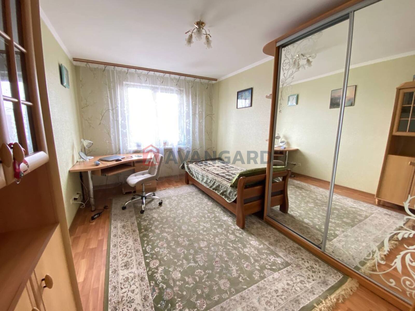 3 ��. ��������, 67/40/9 ��. �., 7/9 ������ ���� 6