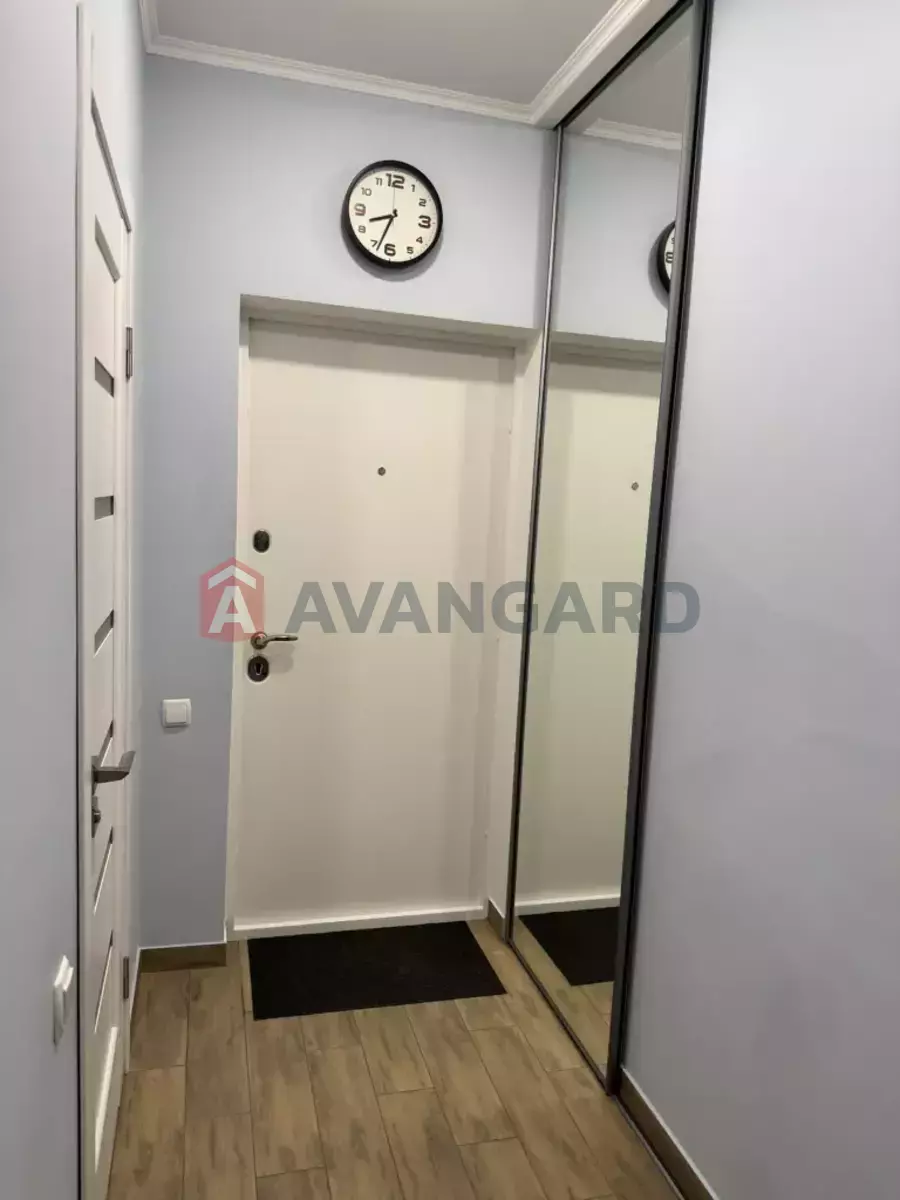 1 ��. ��������, 47/35/17 ��. �., 4/12 ������ ���� 10