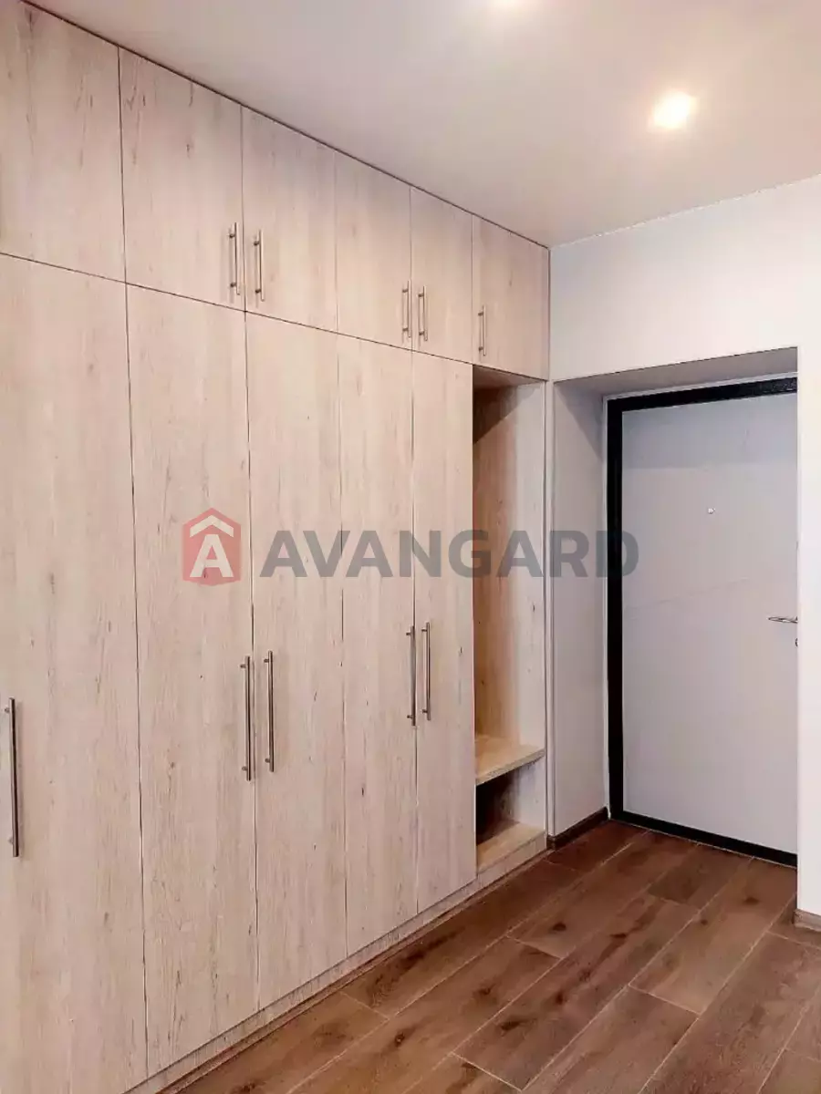 1 ��. ��������, 44/18/18 ��. �., 3/10 ������ ���� 8