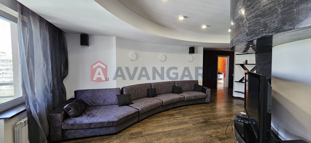 4 ��. ��������, 157/-/15 ��. �., 8/9 ������ ���� 2