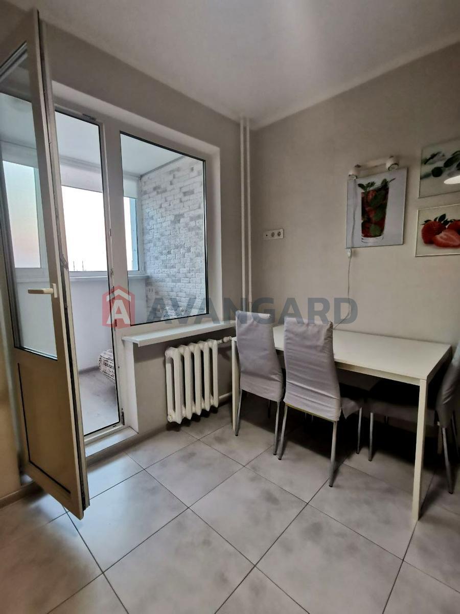 1 ��. ��������, 44 / 18 / 10 ��. �., 10/22 ������ ���� 7