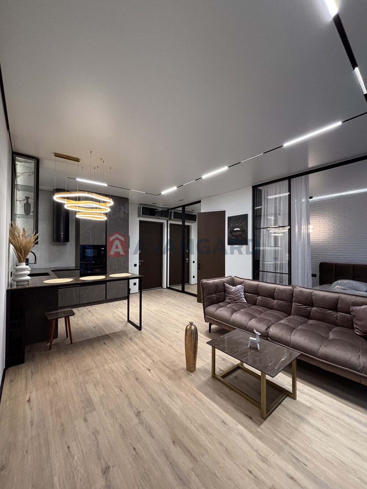 1 ��. ��������, 52/37/5 ��. �., 8/10 ������ ���� 14