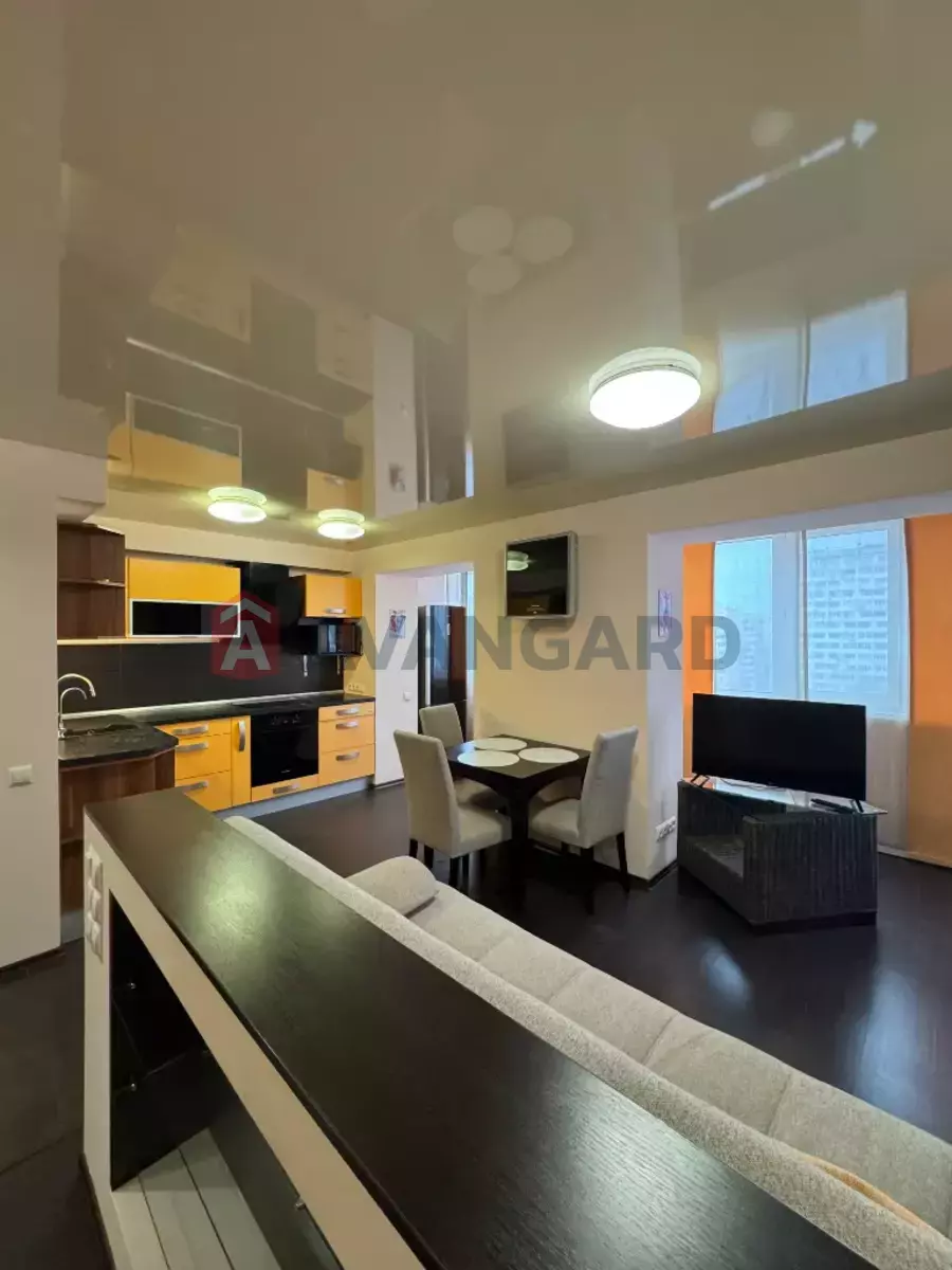 1 ��. ��������, 40/17/14 ��. �., 8/12 ������ ���� 4