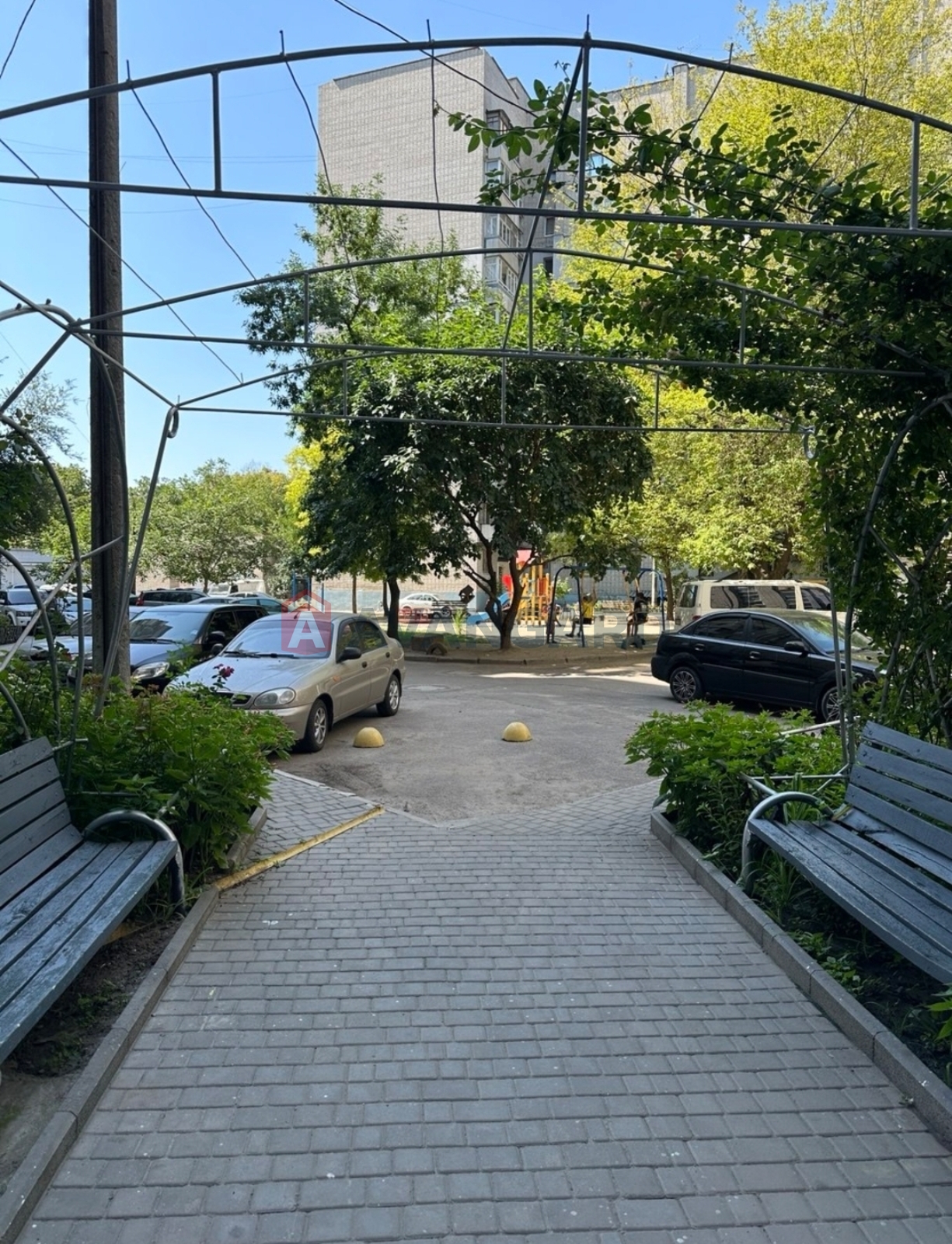 1 ����. ��������, 37/19/9 ��. �., 9/10 ���� ���� 9