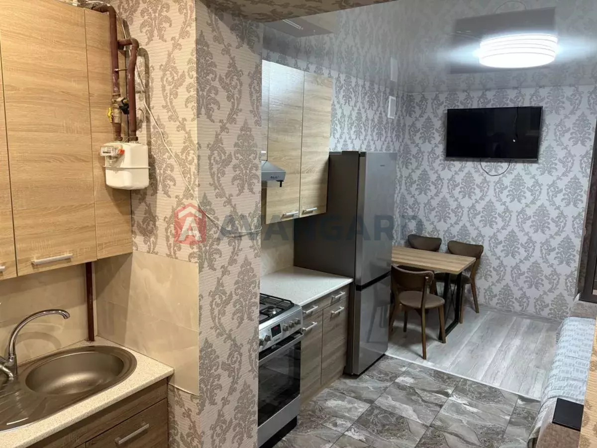 2 ����. ��������, 46/-/20 ��. �., 8/10 ���� ���� 10