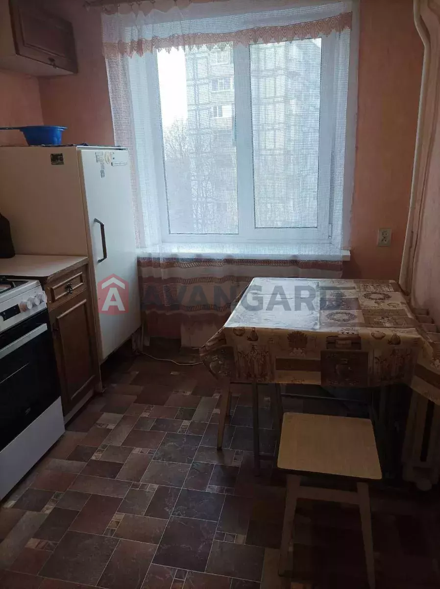 2 ��. ��������, 50/-/9 ��. �., 6/9 ������ ���� 6