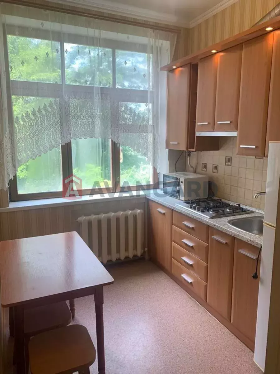 2 ��. ��������, 60/-/7 ��. �., 3/5 ������ ���� 18