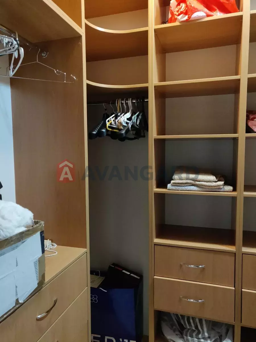 3 ����. ��������, 104/-/15 ��. �., 8/12 ���� ���� 9