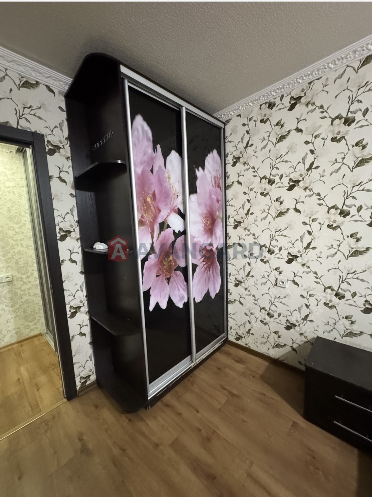 3 . , 65/-/9 . ., 4/9   8