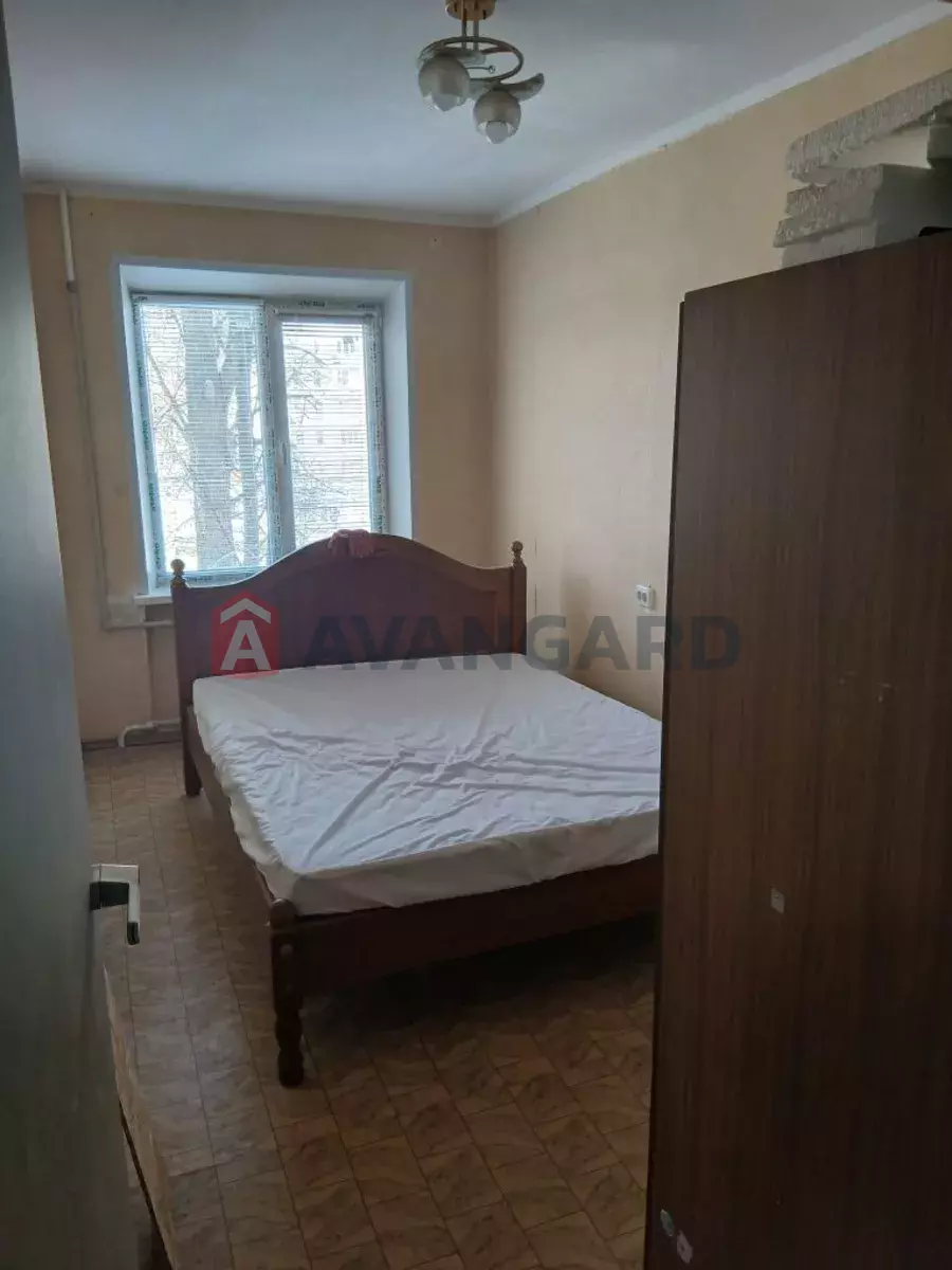 4 ��. ��������, 64/-/8 ��. �., 4/9 ������ ���� 4